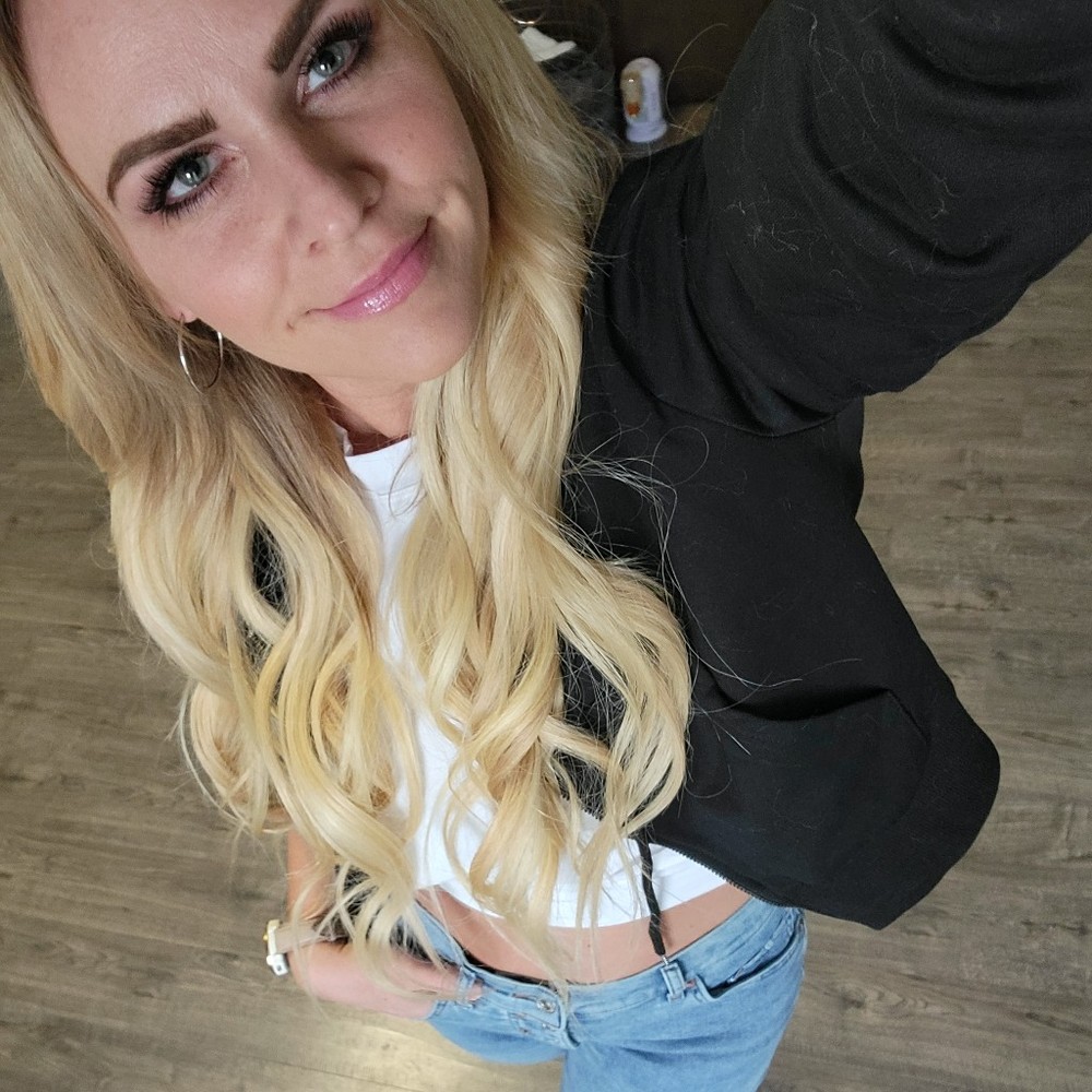 Meet your Posher, Elisa